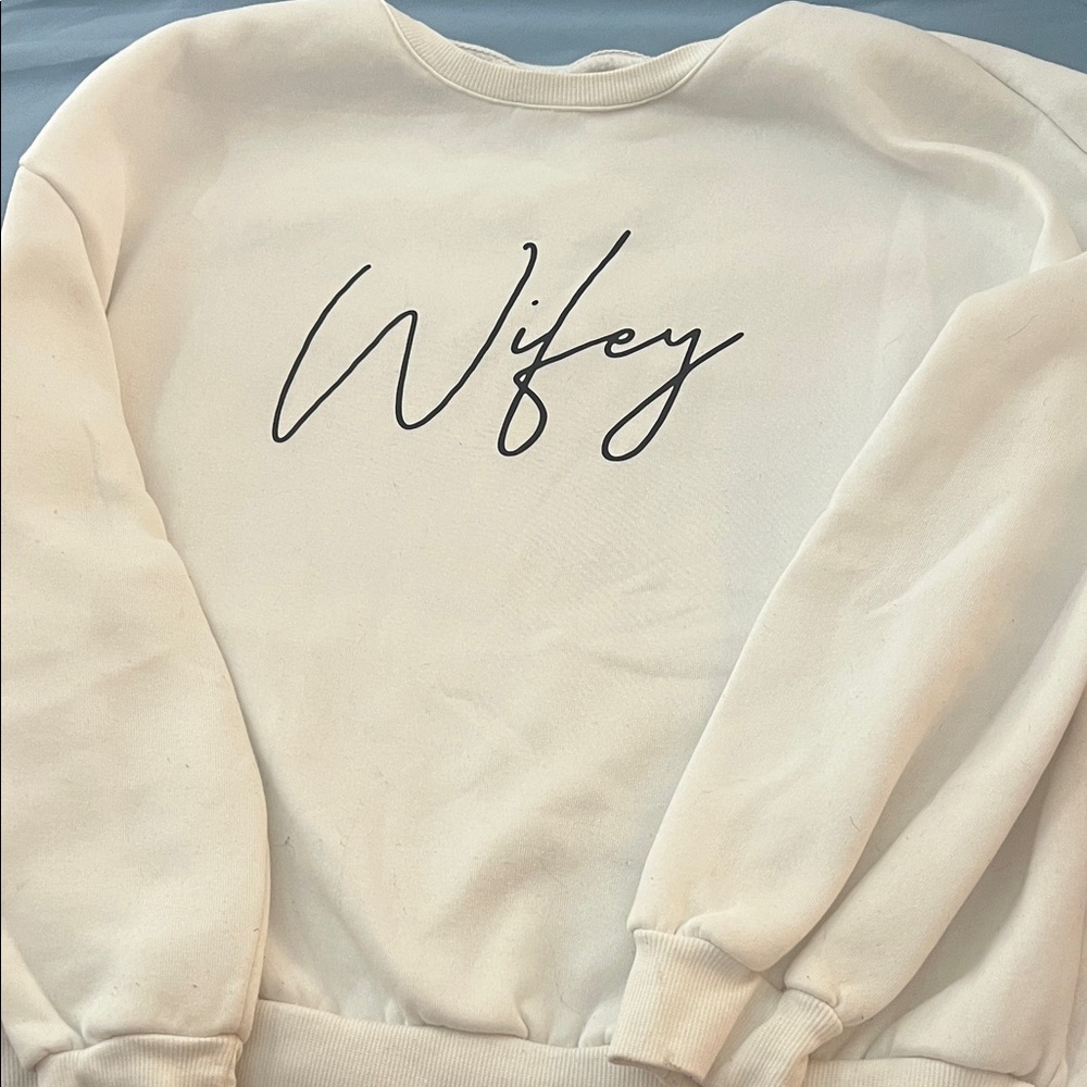 White 'Wifey' Sweatshirt